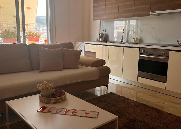 Sofi Condo-close To Port Of شقة فلورا