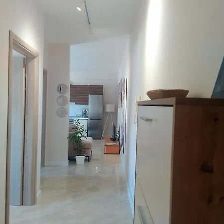 Sofi Condo-close To Port Of