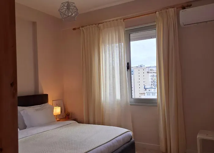 Sofi Condo-close To Port Of *